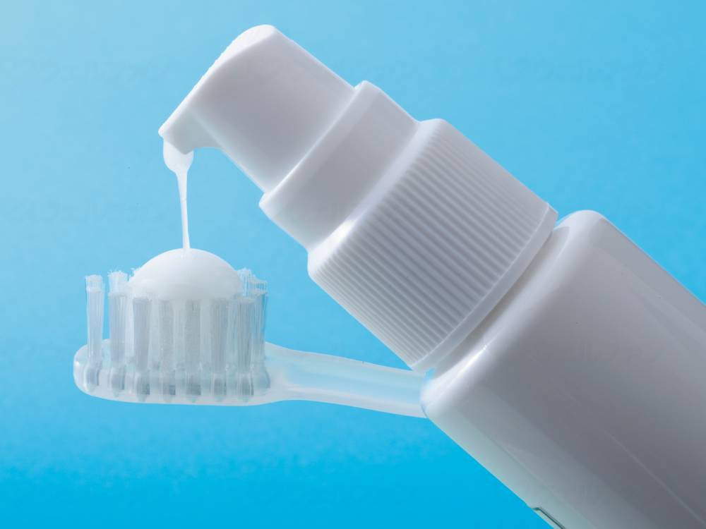 シンエイ薬用ﾎﾜｲﾄﾆﾝｸﾞ重曹はみがき 30ml