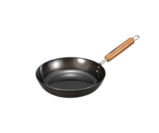 1 iron frying pan, 22cm