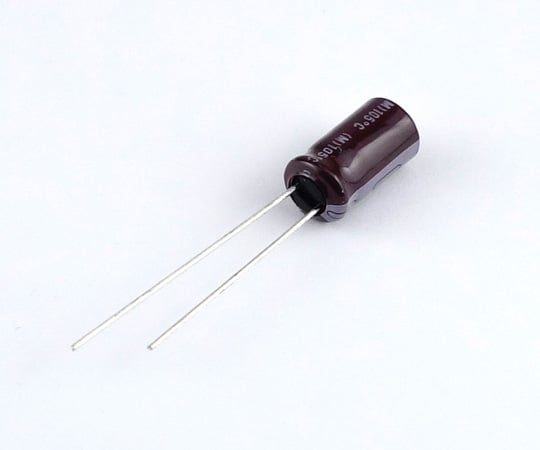 アルミ電解コンデンサー　10V　470μF（105℃品）　EKMG100ELL471MHB5D 1個