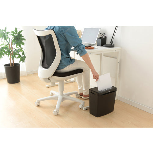 IRIS 107088 Personal Shredder Black P5GCX2 1 unit