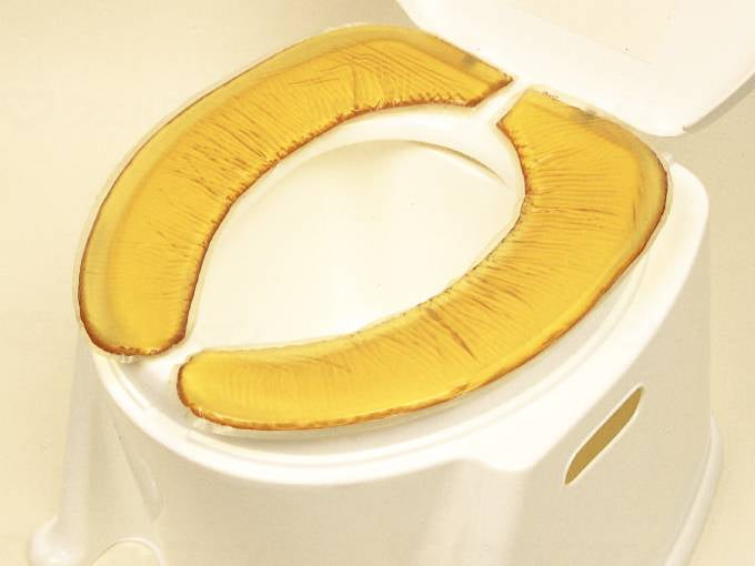 Action Japan Toilet Seat Action Pad with Cover