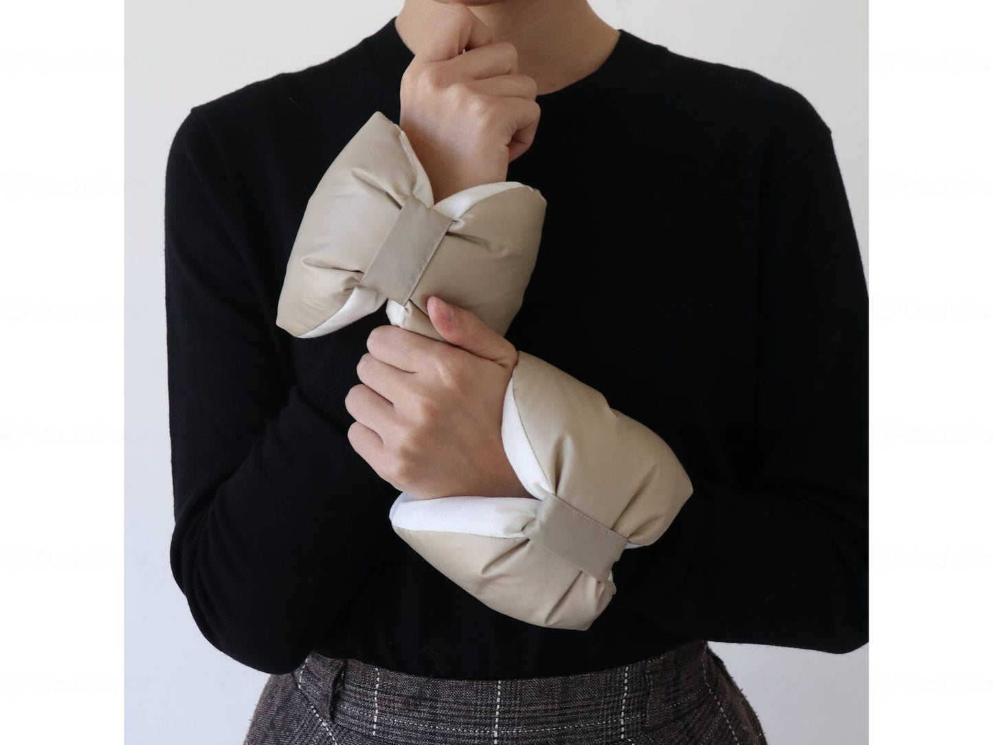 Daigo Inner Silk Recycled Down Arm &amp; Leg Ribbon Warmer Sand Color