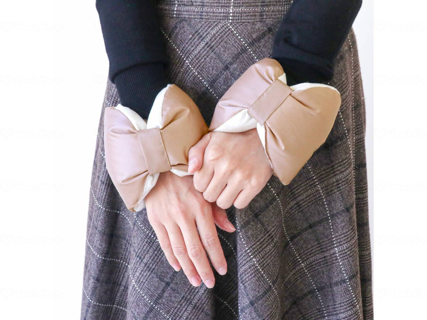 Daigo Silk Recycled Down Arm &amp; Leg Ribbon Warmer Cherry Blossom