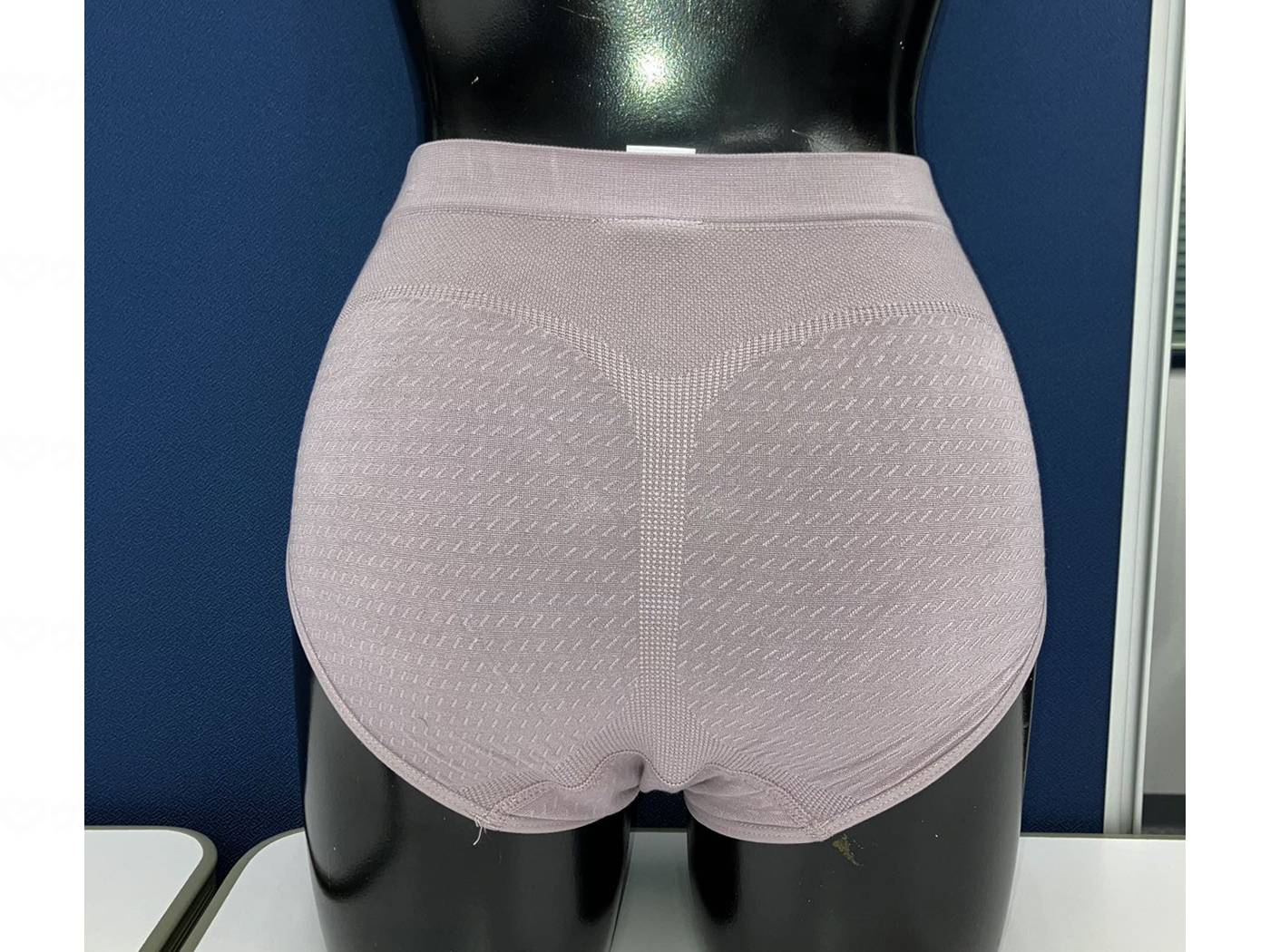 kuraimuﾌﾟﾛﾃｸﾄﾊﾟｯﾄ付きｼﾞｬｶﾞｰﾄﾞ成形ｼｮｰﾂ ﾓｶ M