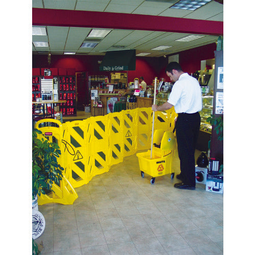 Rubbermaid Mobile Barrier Fence 9S11 1 unit